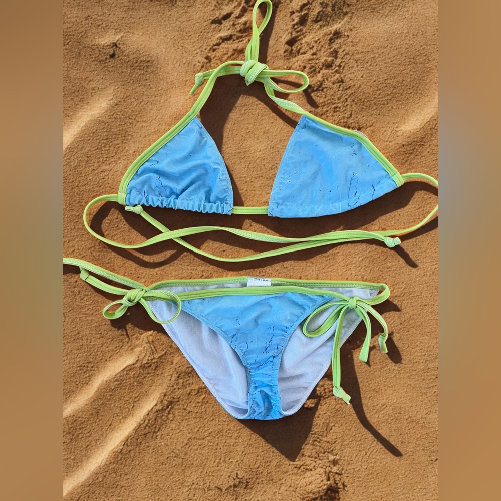 Brand - New: Triangle Bikini Set with Lime 🍋‍🟩 Green Strapes